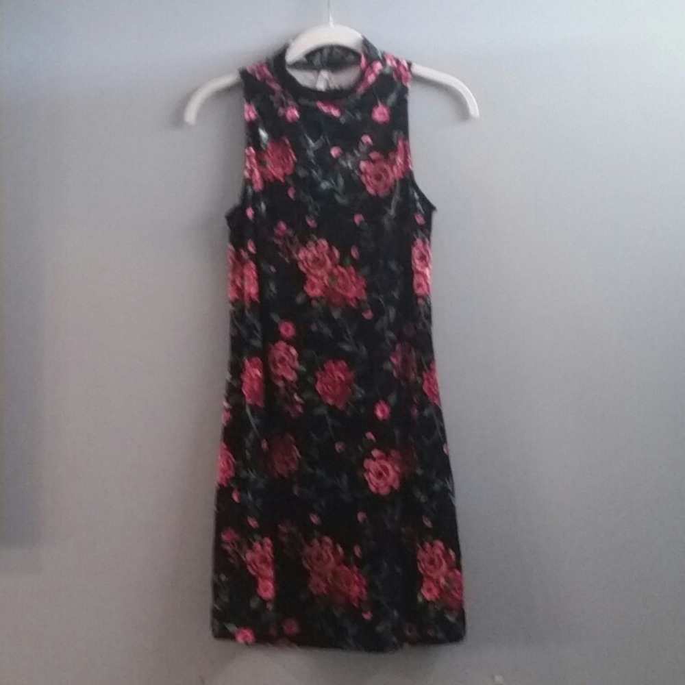 Edgy Floral Mudd Mini dress In Crushed velvet -M